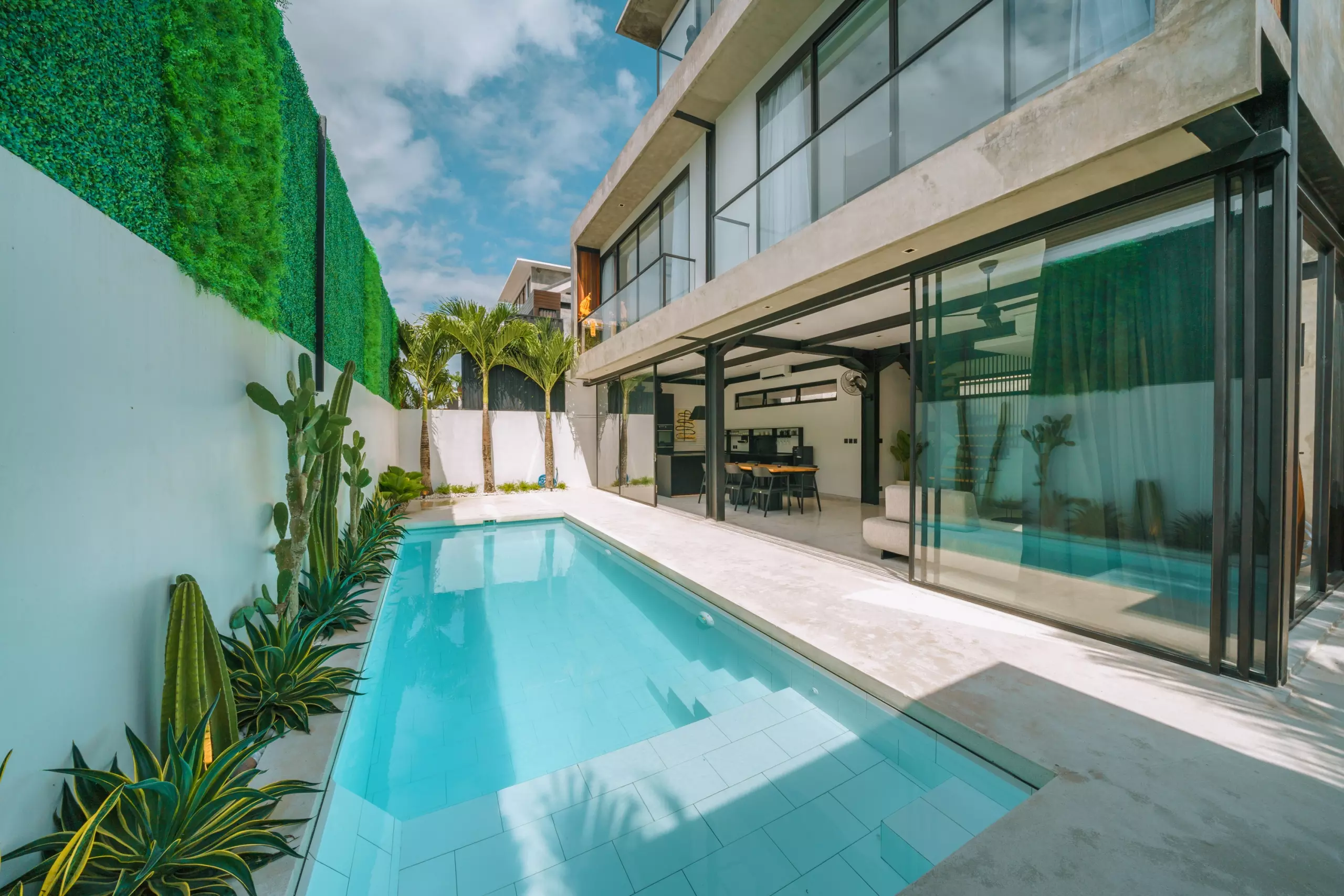 READY NOW 3 BEDROOM VILLA FOR SALE LEASEHOLD IN BUMBAK BE-475 